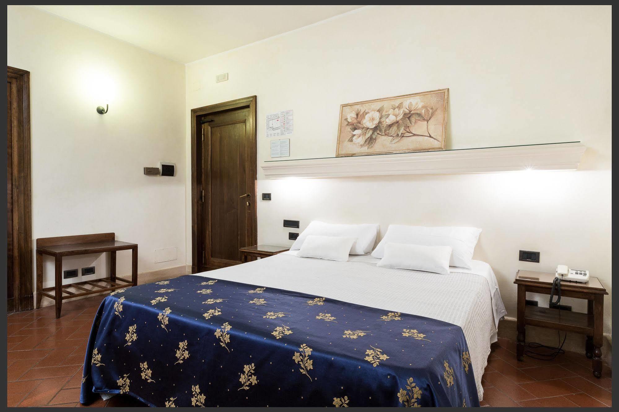 Hotel Columbus روما المظهر الخارجي الصورة